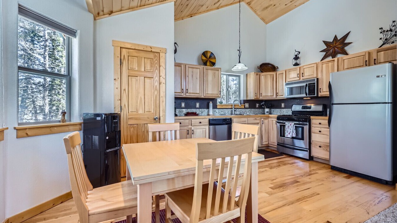 Photo of Kitchen in Indian Mountain
