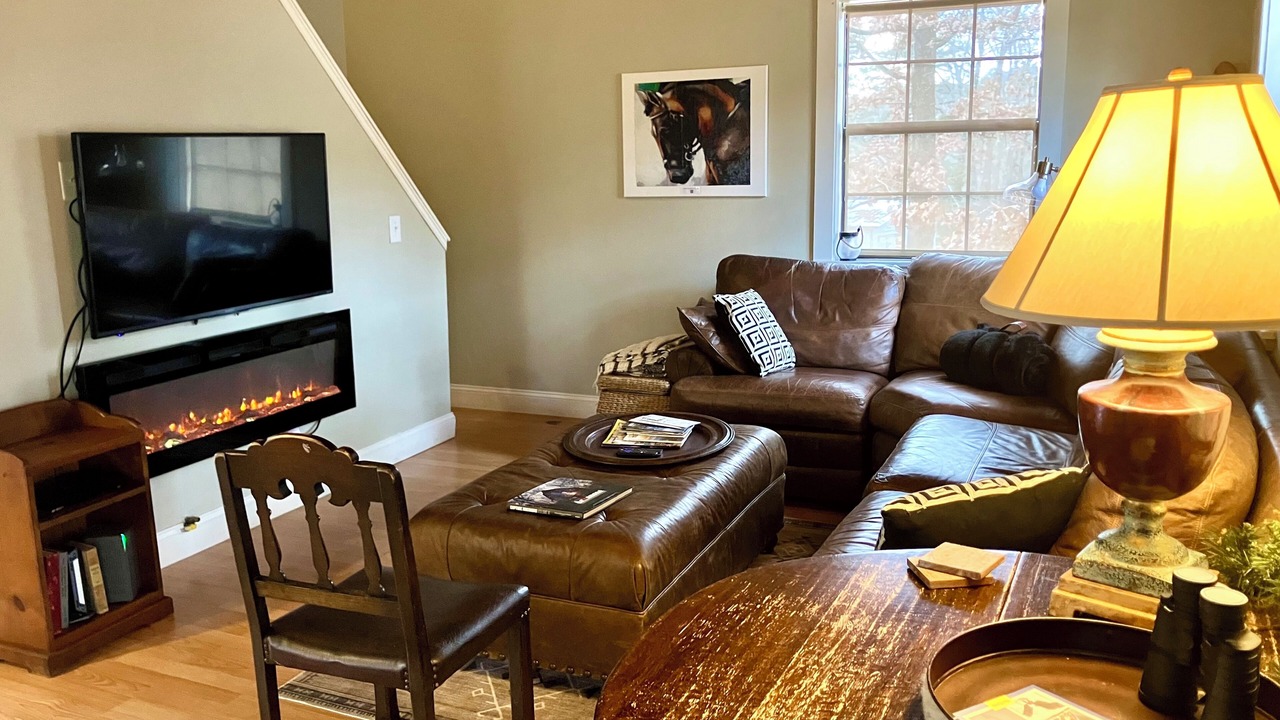 Photo of Livingroom in Jones Mills