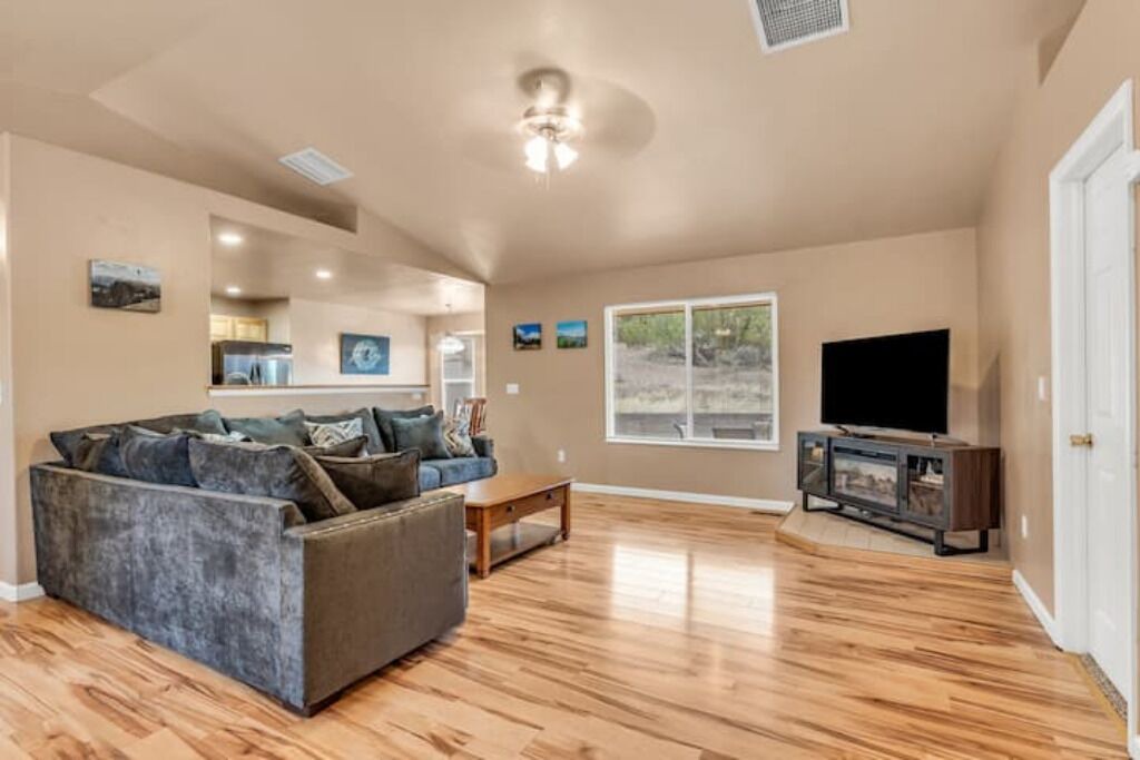 Photo of Livingroom in Canon City