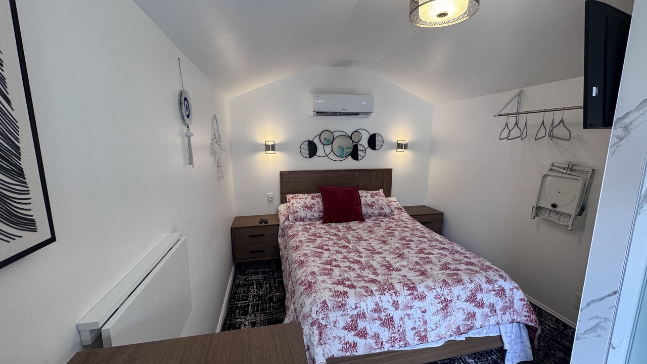 Photo of Bedroom in Hallandale Beach