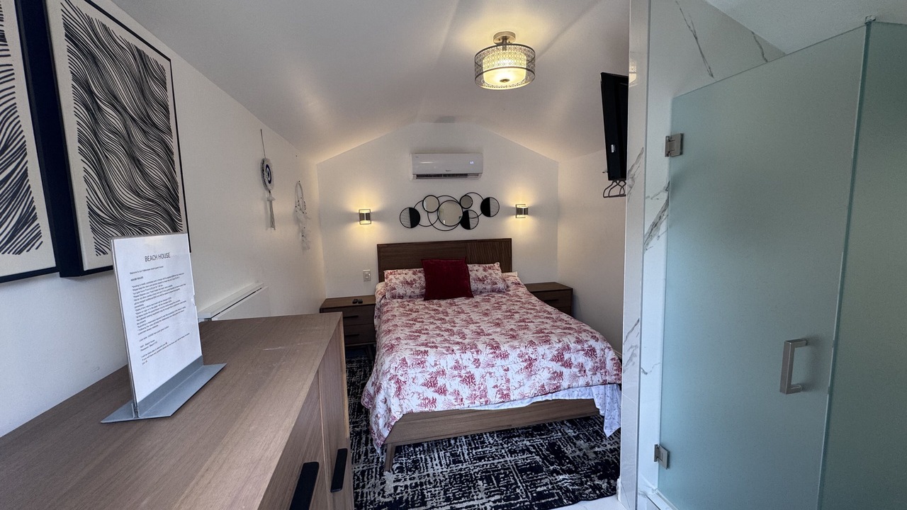 Photo of Bedroom in Hallandale Beach