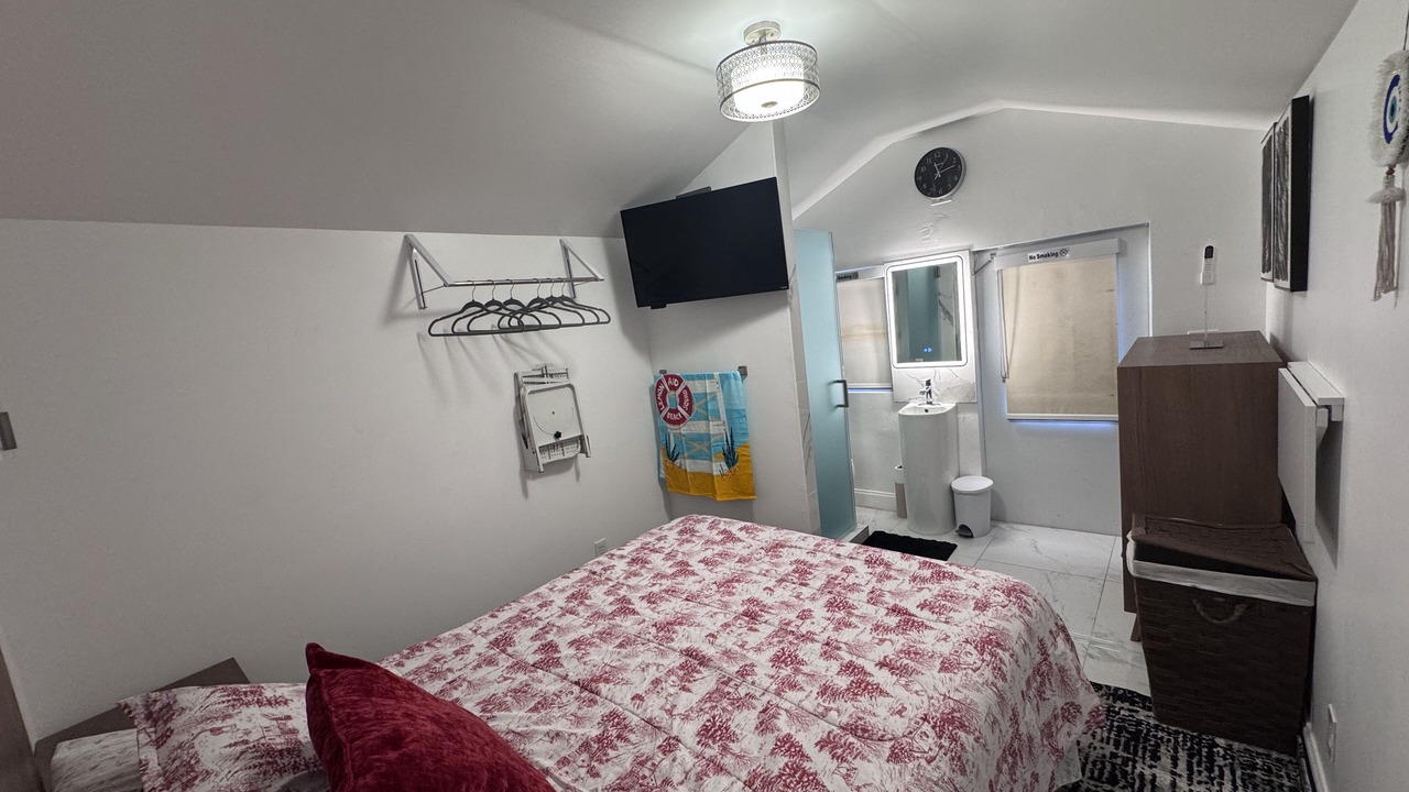 Photo of Bedroom in Hallandale Beach