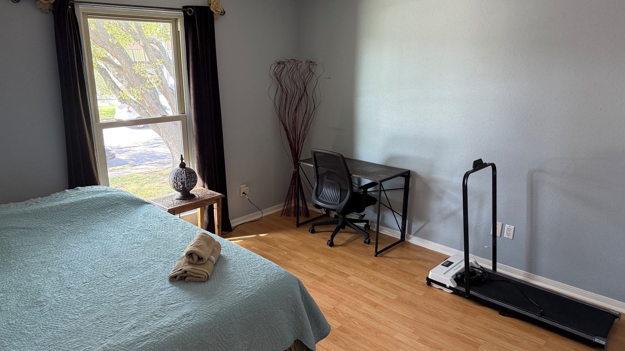 Photo of Bedroom in Nassau Bay