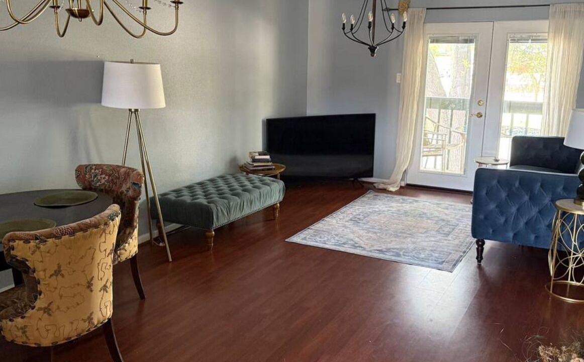 Photo of Livingroom in Nassau Bay