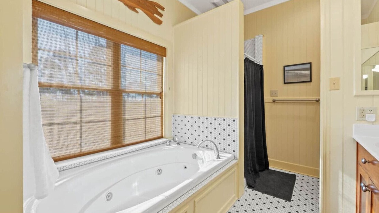Photo of Bathroom in Indian Pass