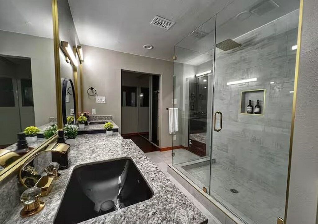 Photo of Bathroom in Hyde Park