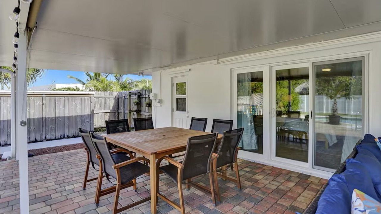 Photo of Outdoor in Tropic Palms