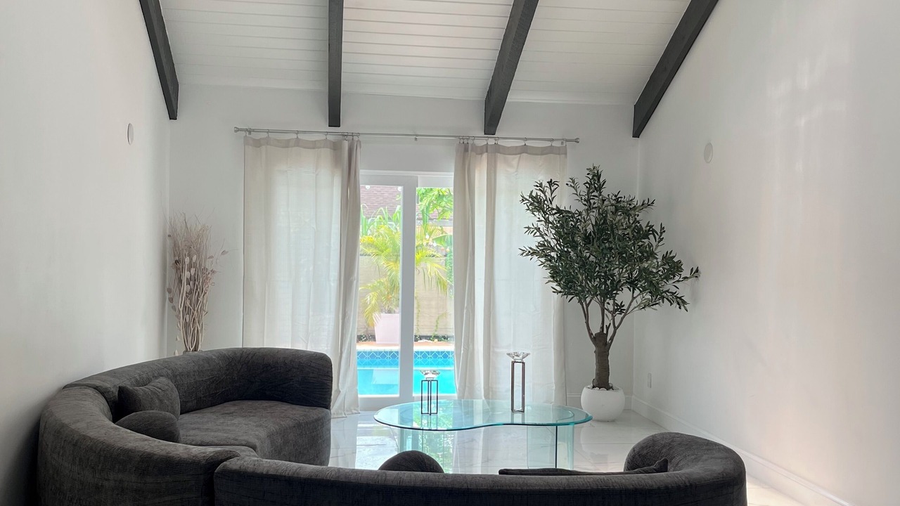 Photo of Bedroom in Lauderhill