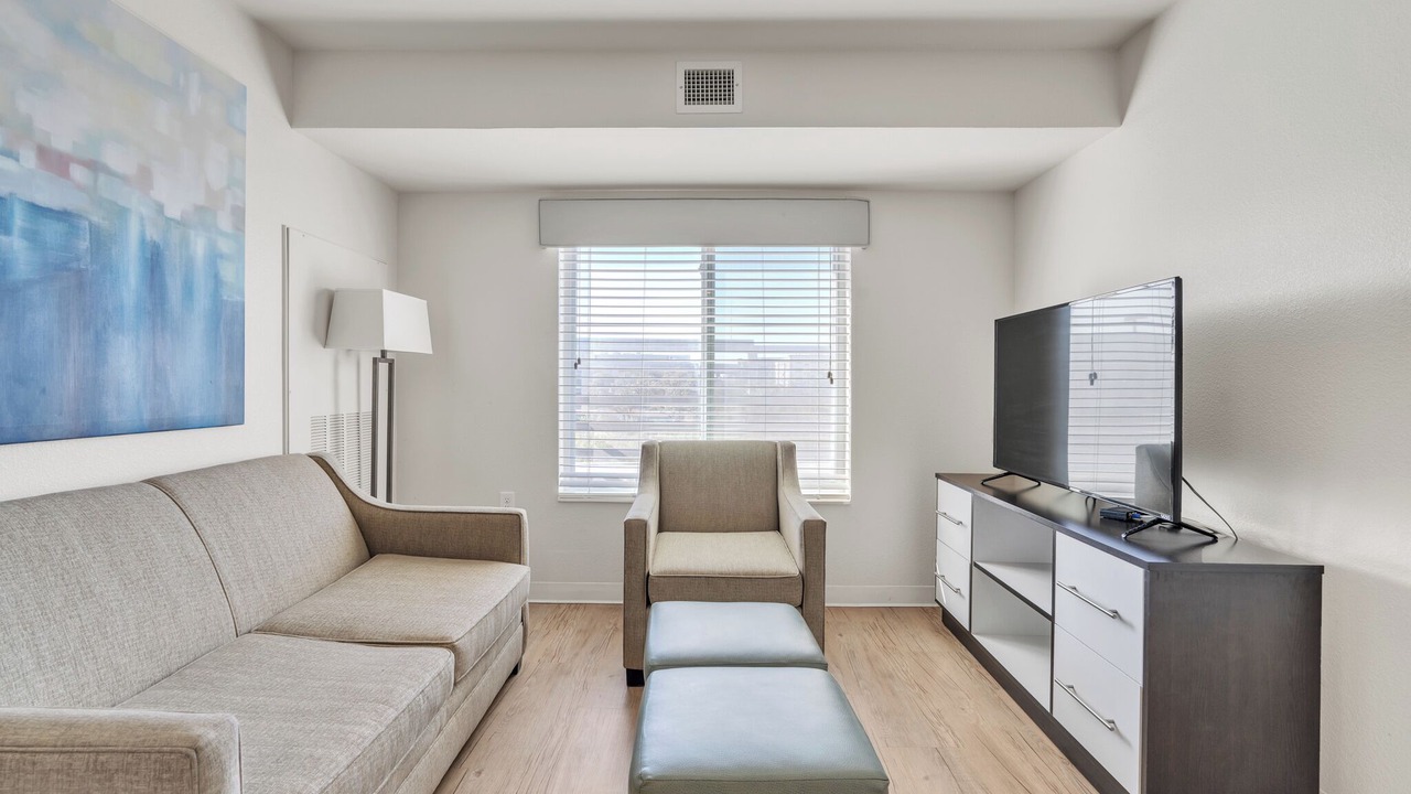 Photo of Livingroom in Far North Central