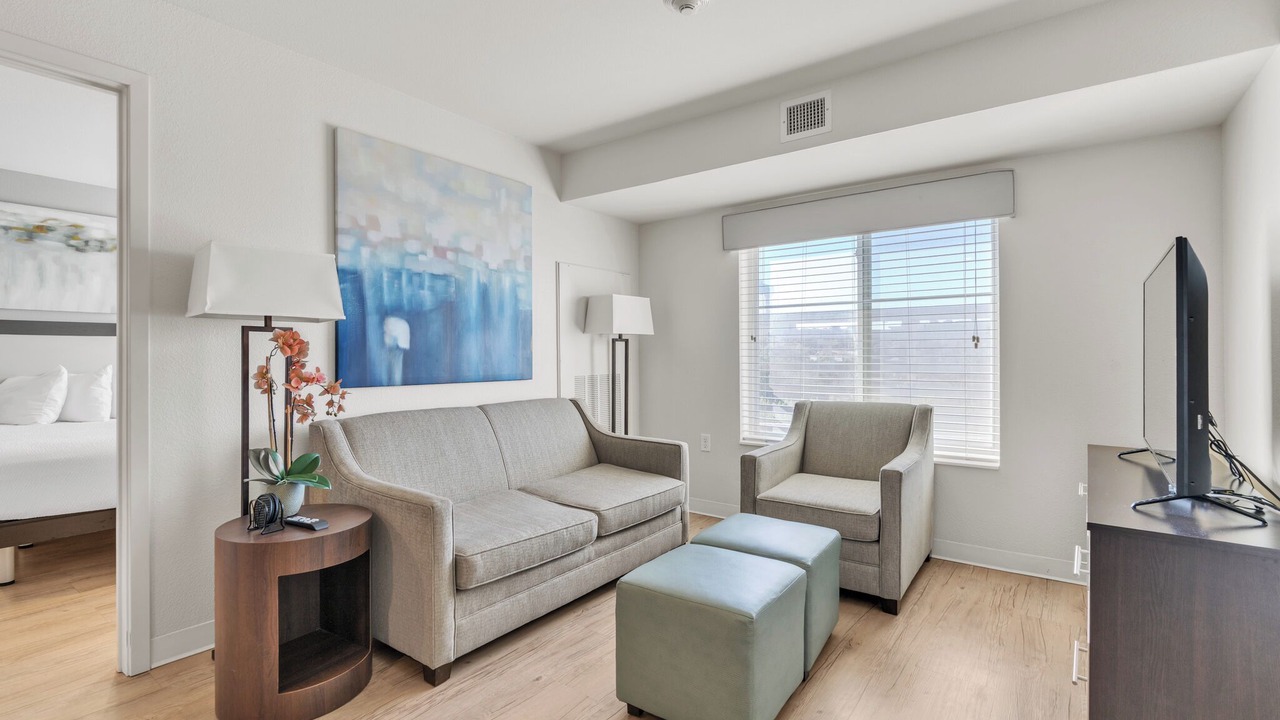 Photo of Livingroom in Far North Central