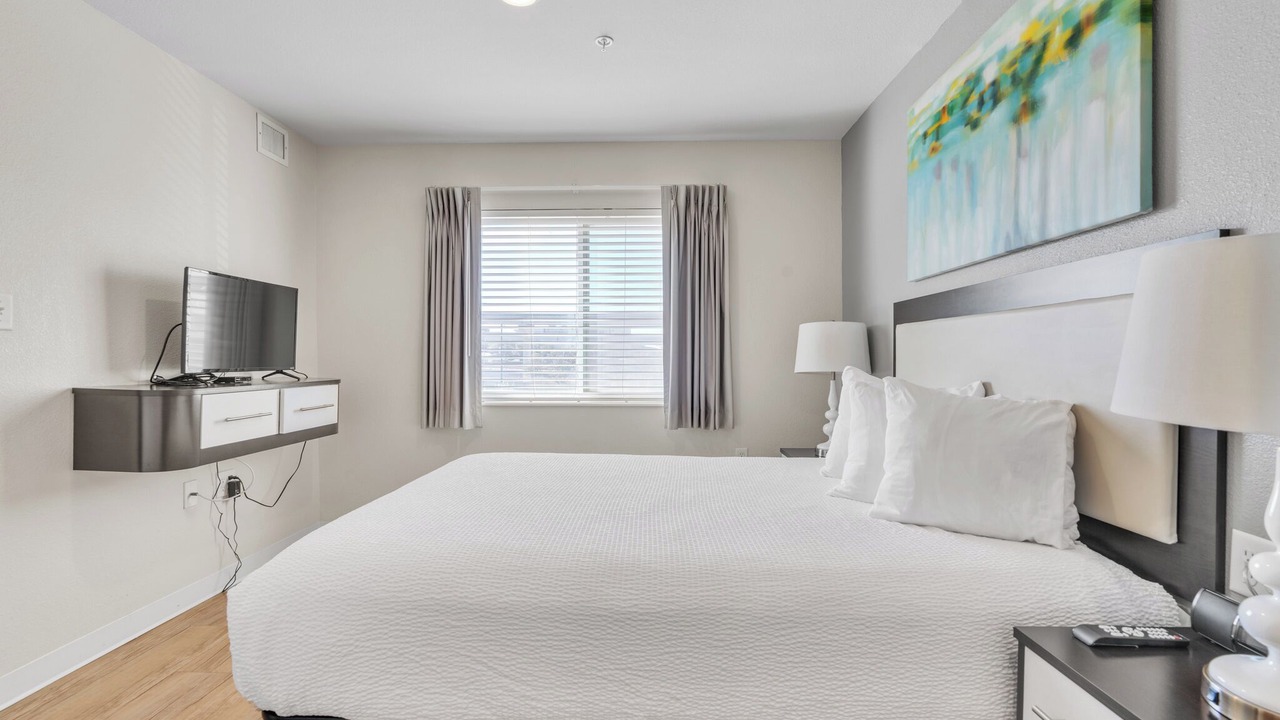 Photo of Bedroom in Far North Central