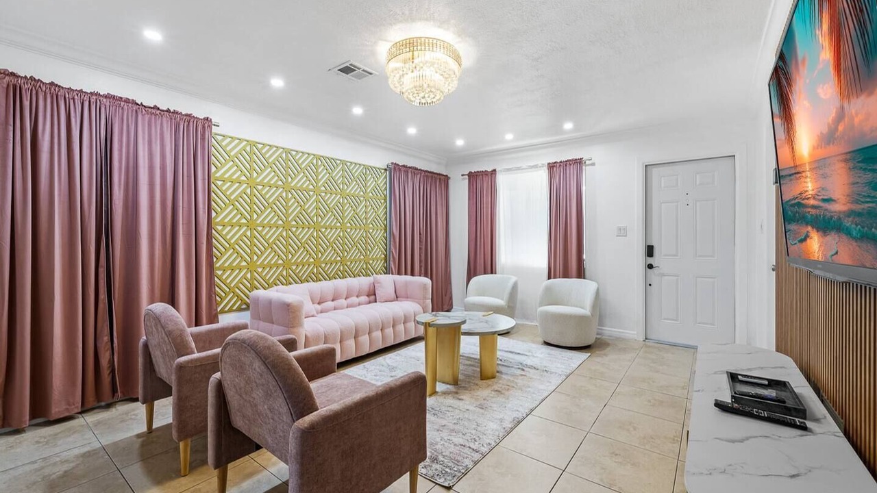 Photo of Livingroom in Coral Ridge Isles