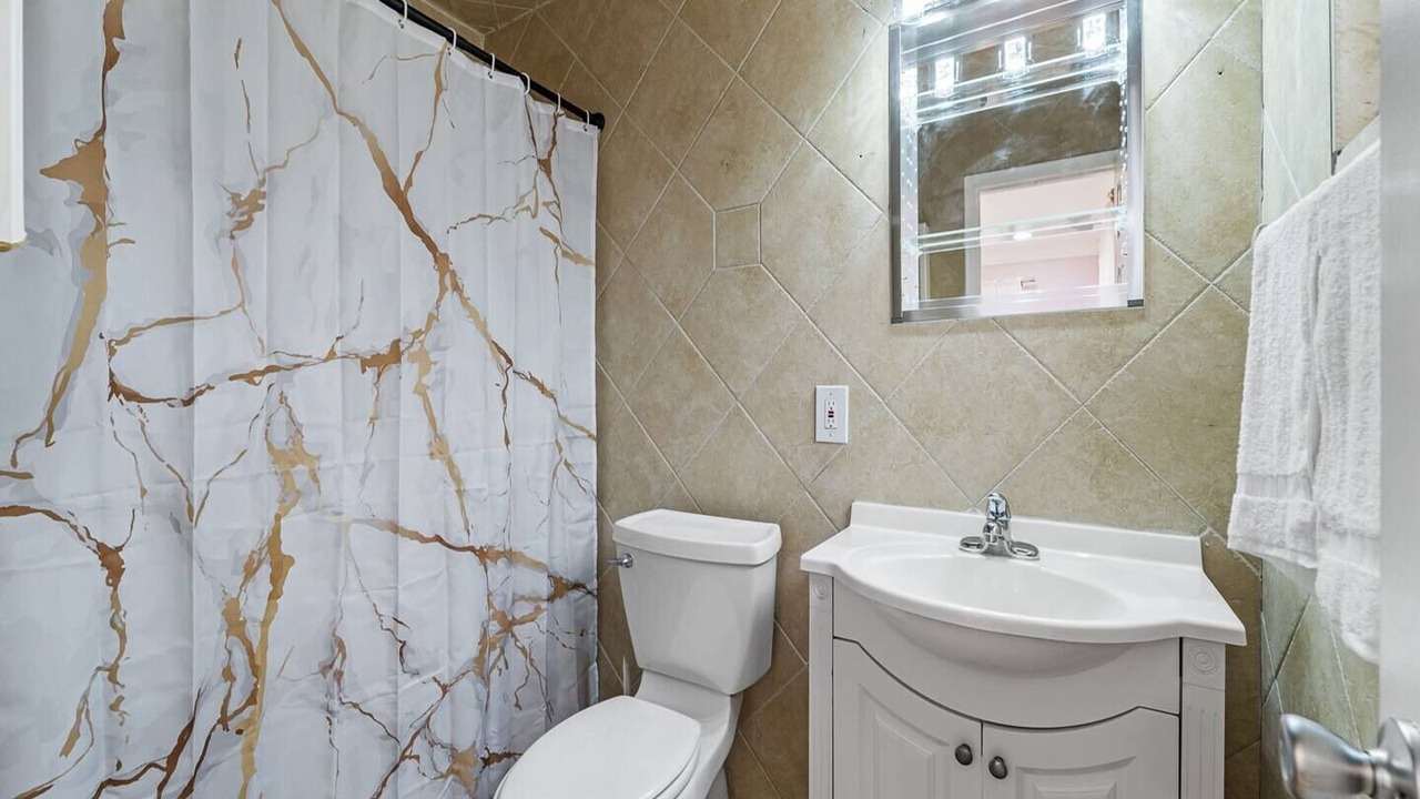 Photo of Bathroom in Coral Ridge Isles