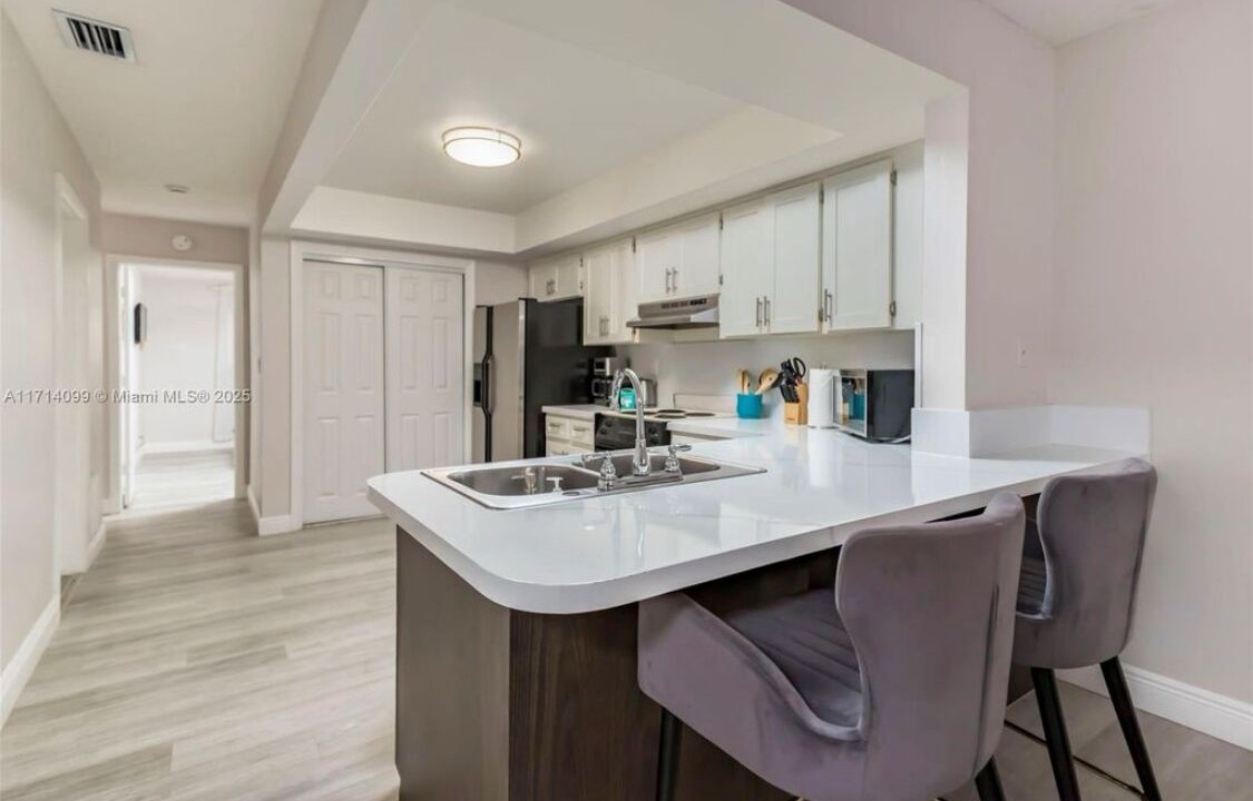 Photo of Kitchen in Lauderdale-by-the-Sea