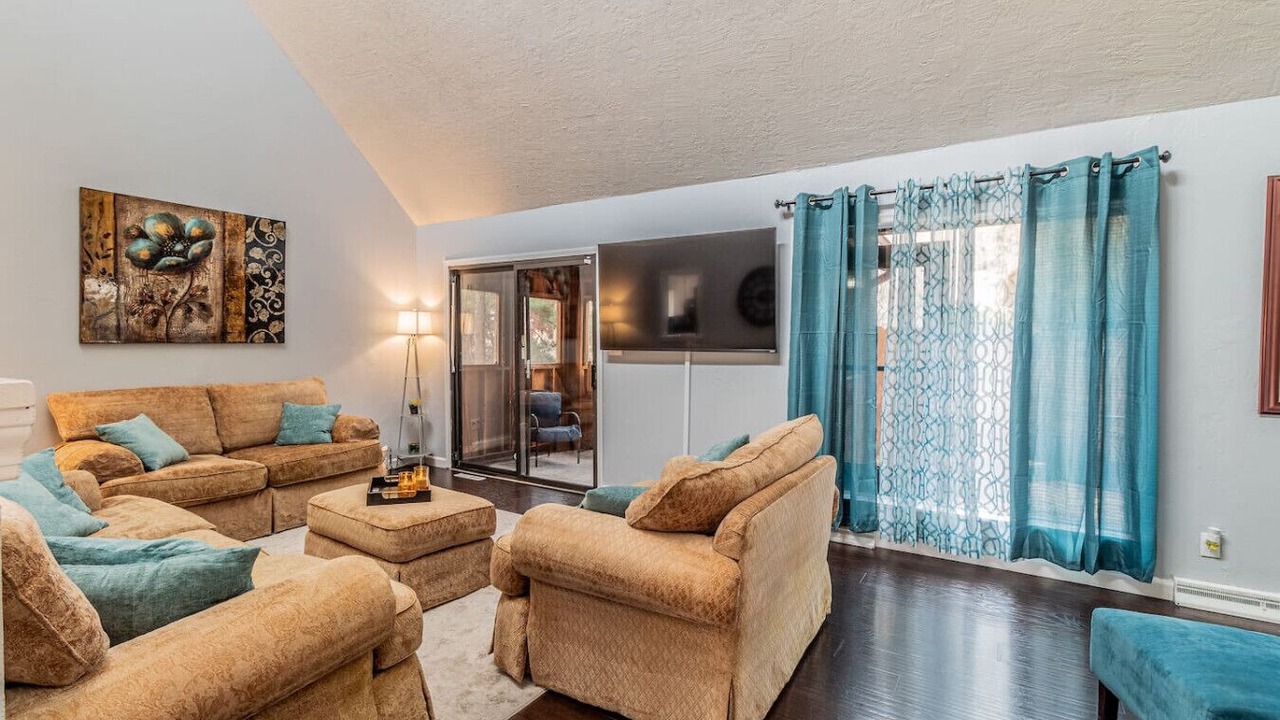 Photo of Livingroom in Farmington