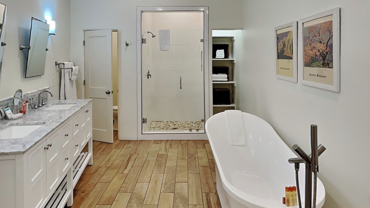 Photo of Bathroom in South Capitol
