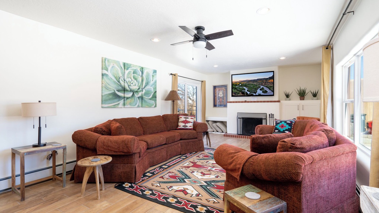 Photo of Livingroom in South Capitol