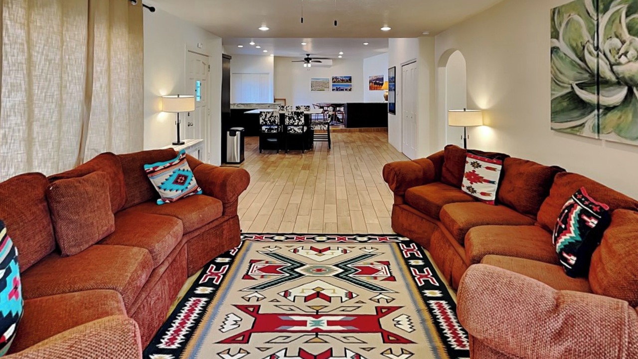 Photo of Livingroom in South Capitol