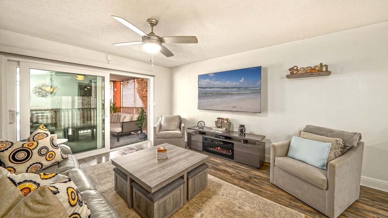 Photo of Livingroom in North Redington Beach