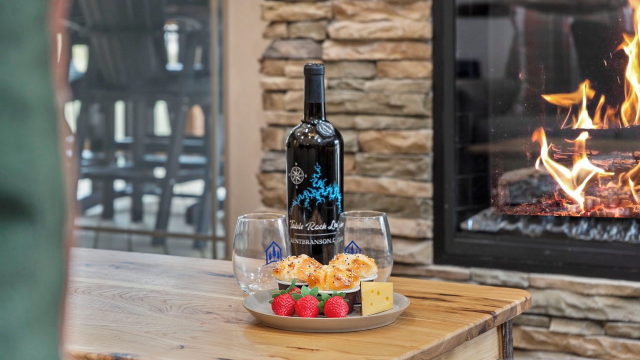 Photo of Others in Hollister