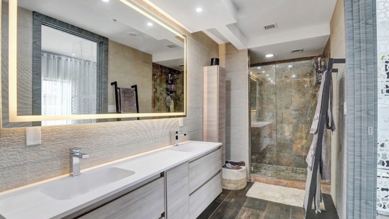 Photo of Bathroom in Lauderdale Beach