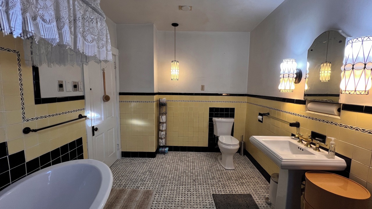 Photo of Bathroom in Leadville North