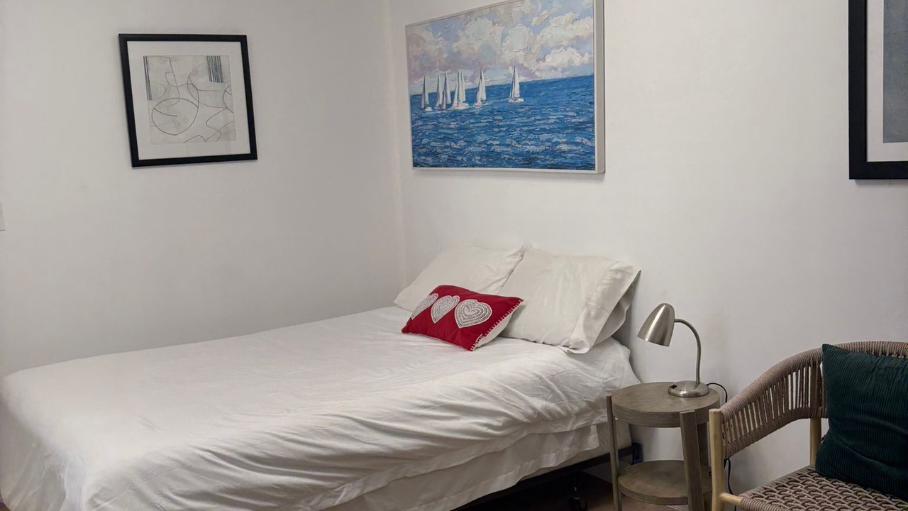 Photo of Bedroom in Hallandale Beach