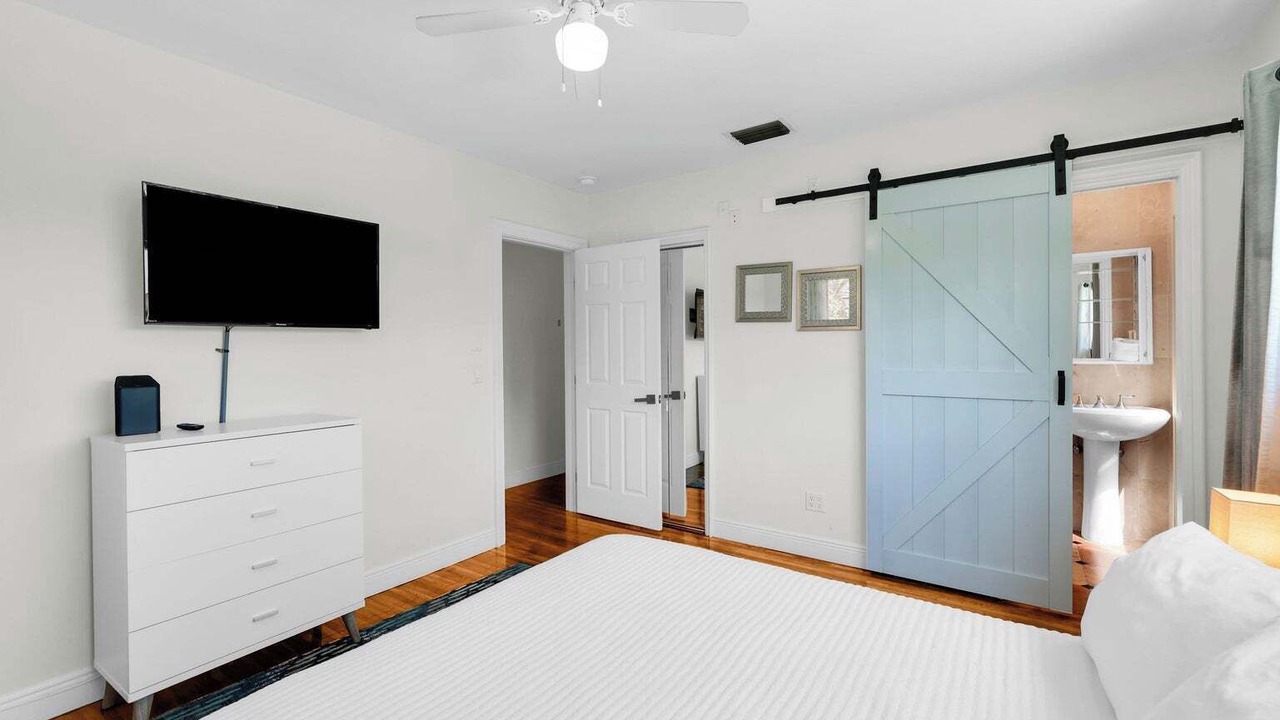Photo of Bedroom in Deerfield Beach