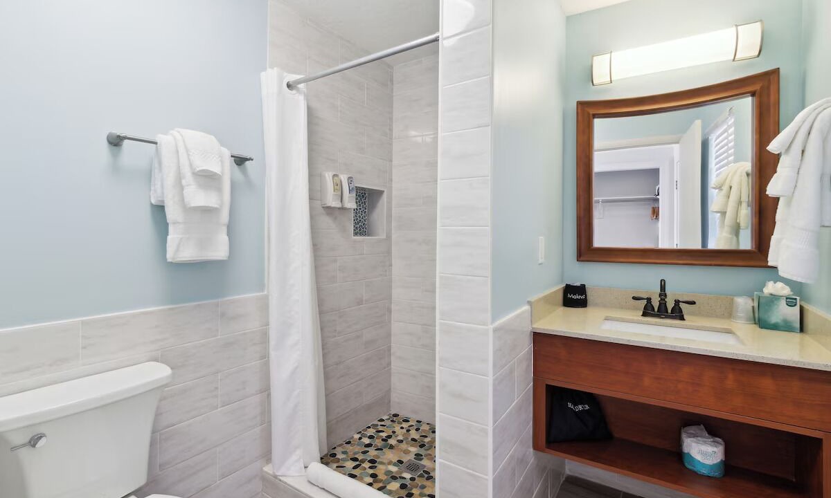 Photo of Bathroom in Neptune Beach