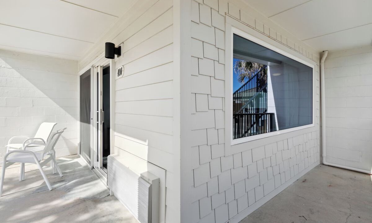 Photo of Patio Balcony in Neptune Beach