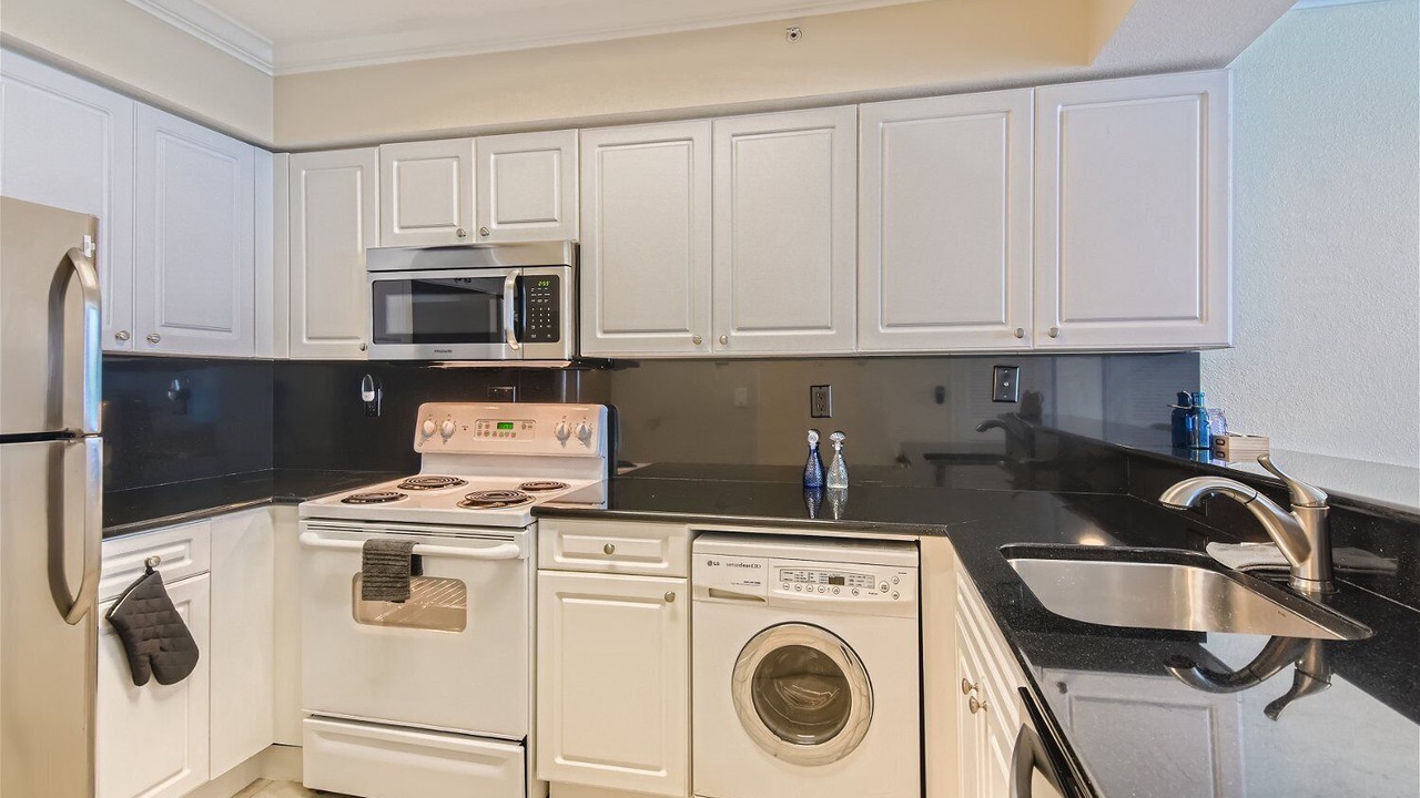 Photo of Kitchen in Hollywood South Central Beach