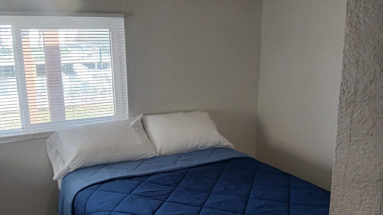 Photo of Bedroom in North Central Hollywood