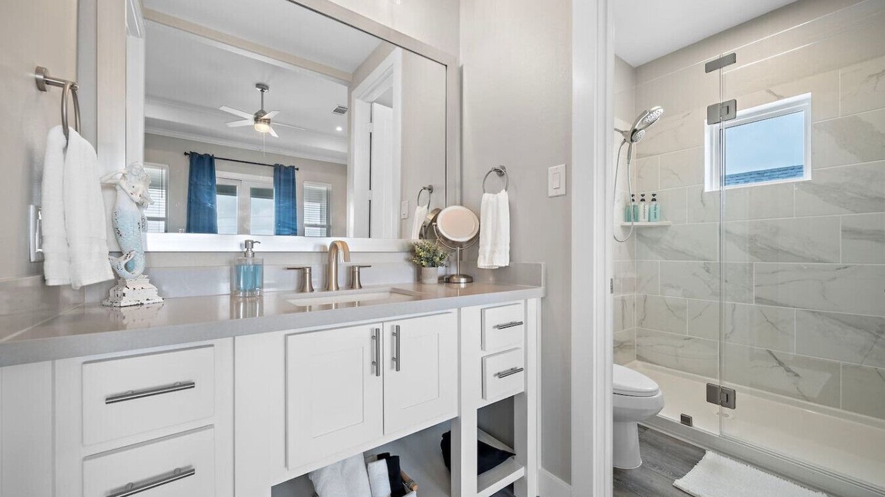 Photo of Bathroom in Jamaica Beach