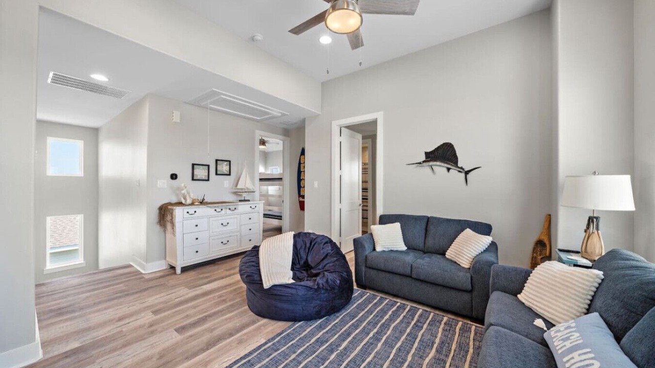 Photo of Livingroom in Jamaica Beach