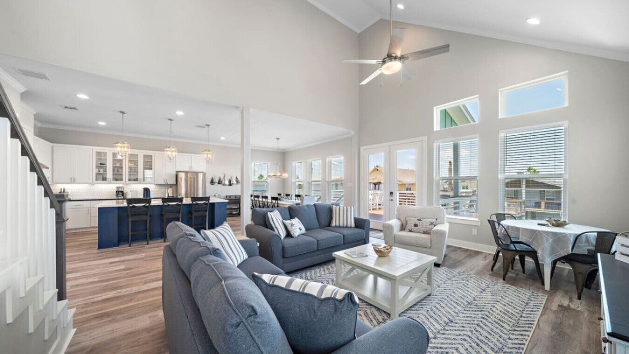 Photo of Livingroom in Jamaica Beach