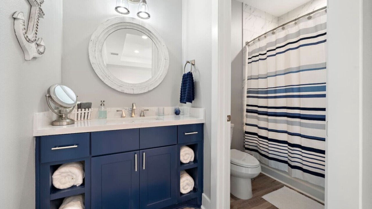Photo of Bathroom in Jamaica Beach