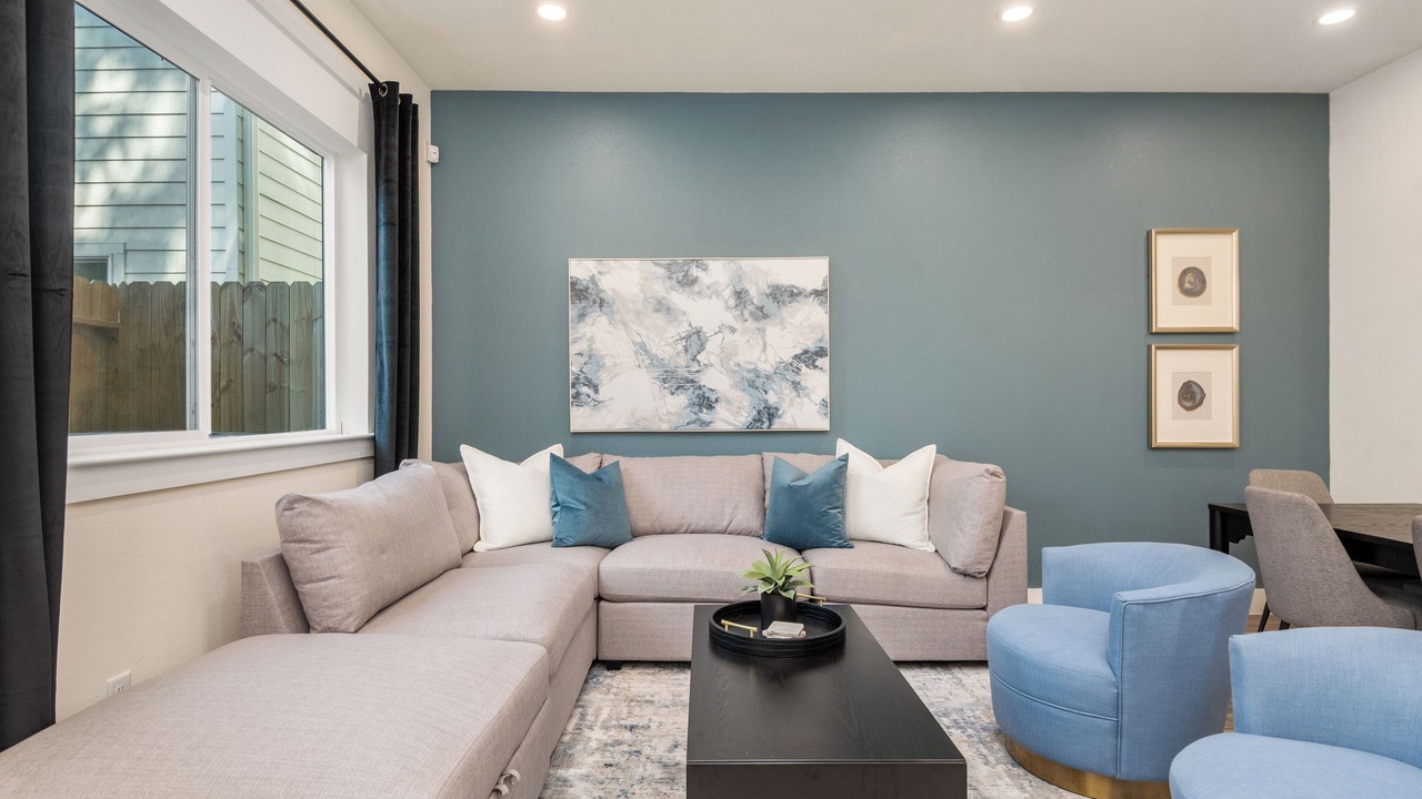 Photo of Livingroom in South Central Houston