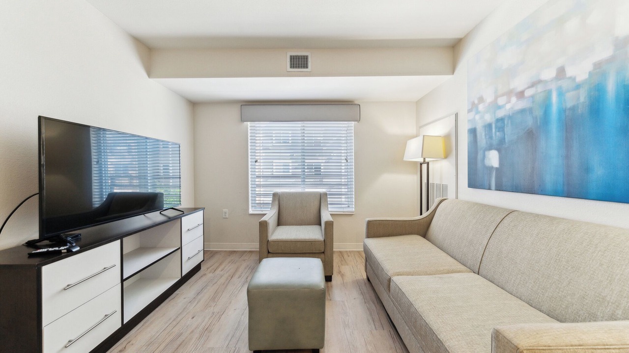 Photo of Livingroom in Far North Central