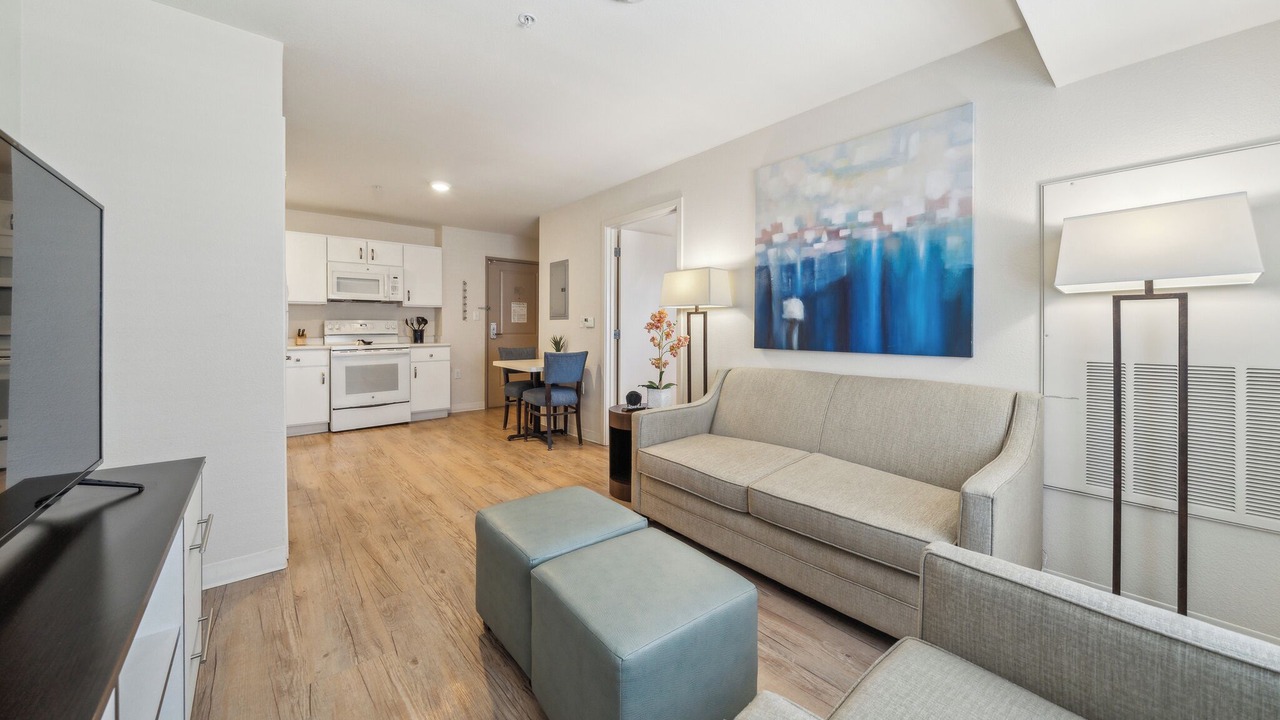 Photo of Livingroom in Far North Central