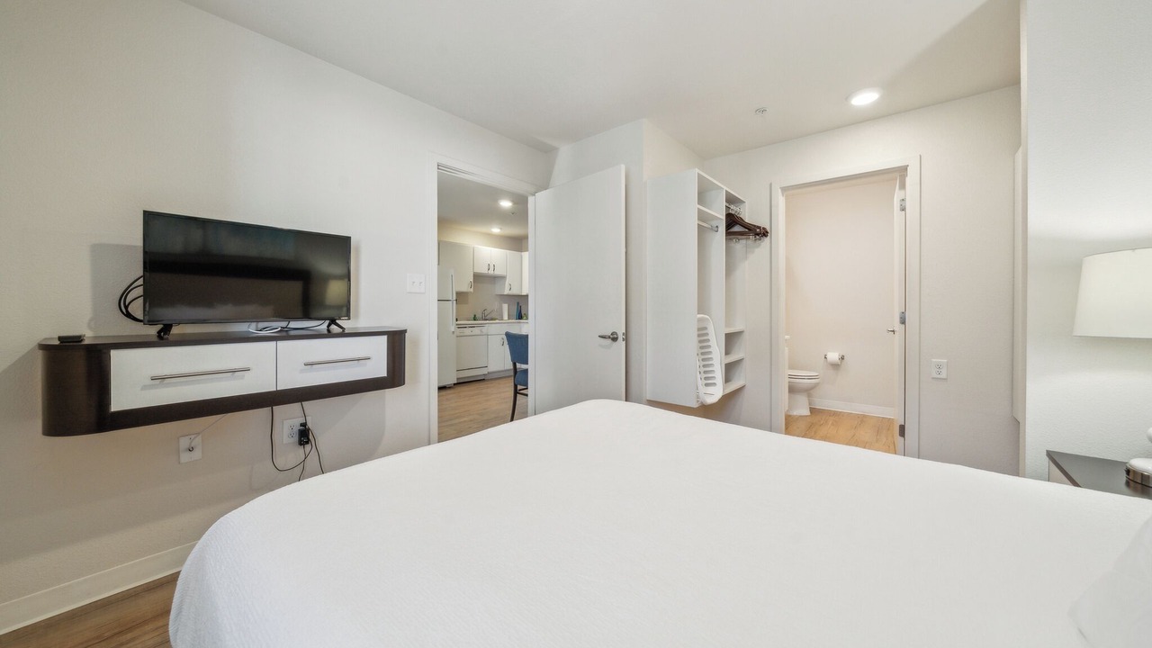 Photo of Bedroom in Far North Central