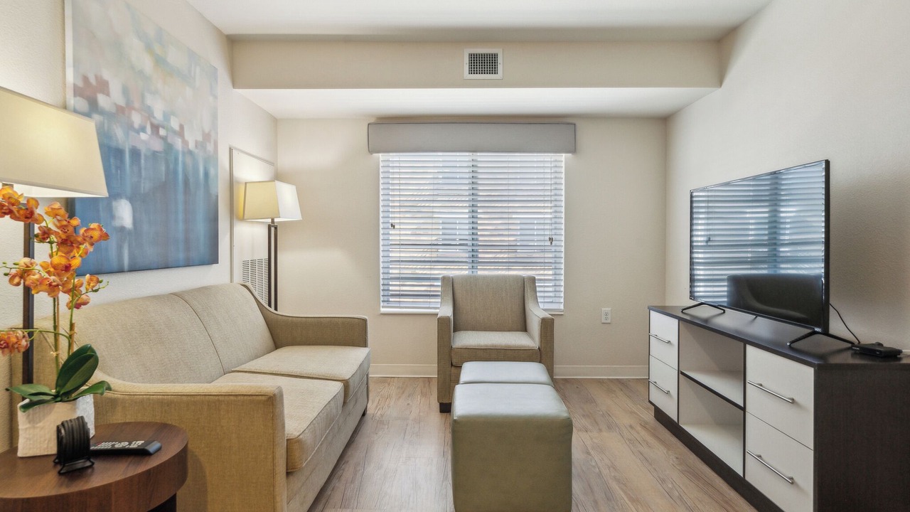 Photo of Livingroom in Far North Central