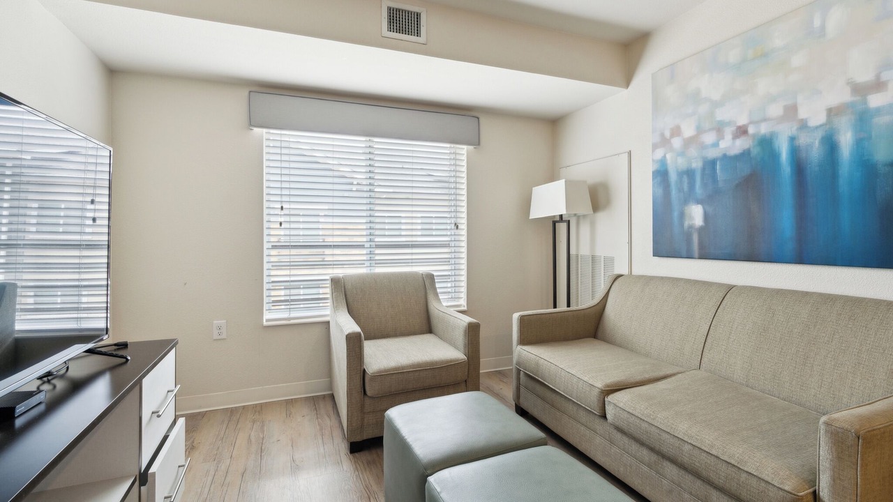 Photo of Livingroom in Far North Central