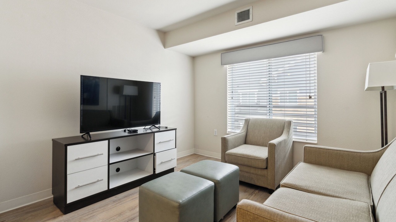 Photo of Livingroom in Far North Central