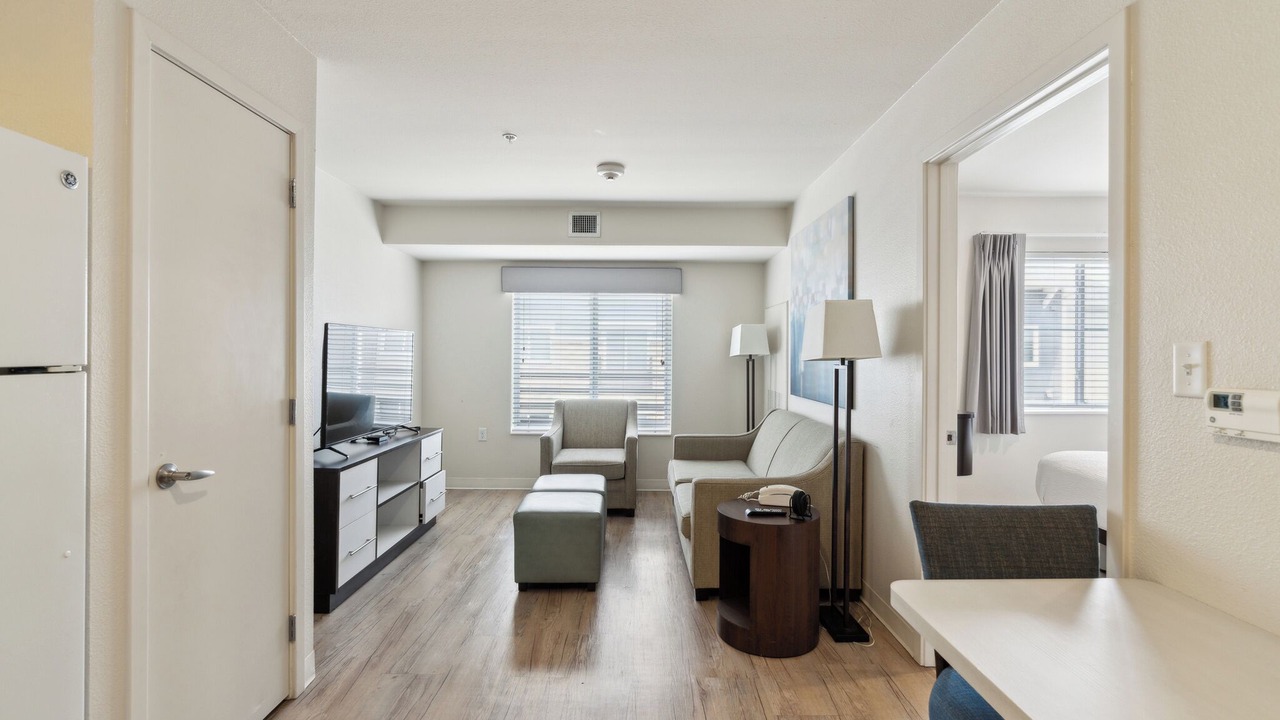 Photo of Livingroom in Far North Central