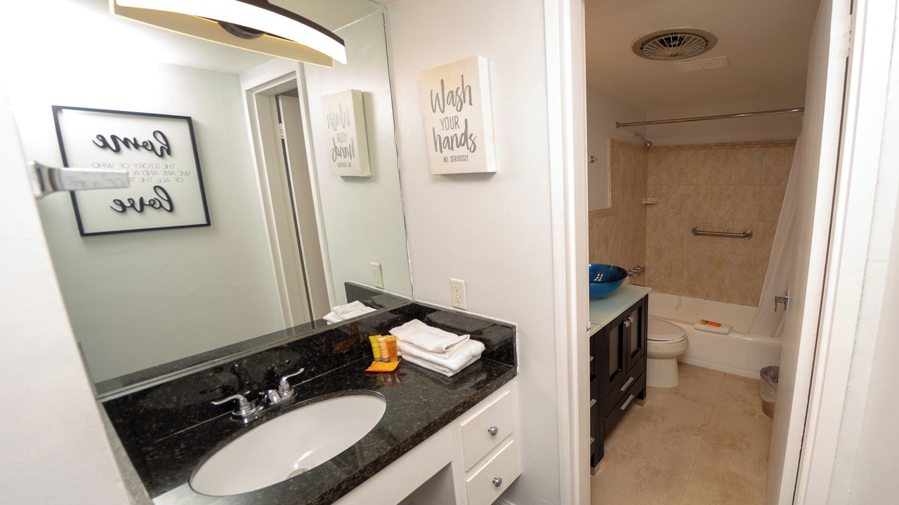 Photo of Bathroom in Galt Mile