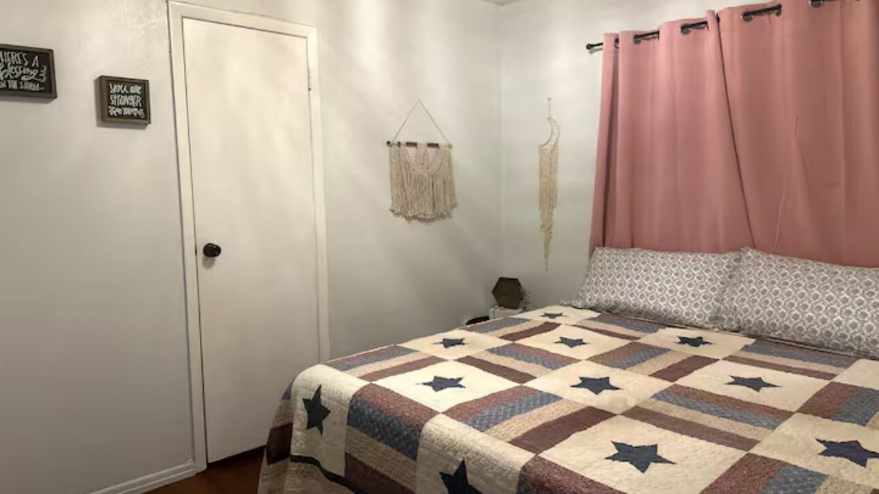 Photo of Bedroom in Troy