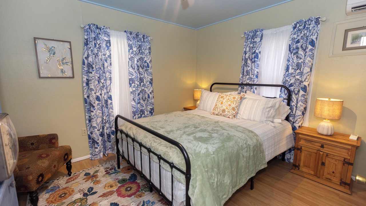 Photo of Bedroom in Mesilla Park