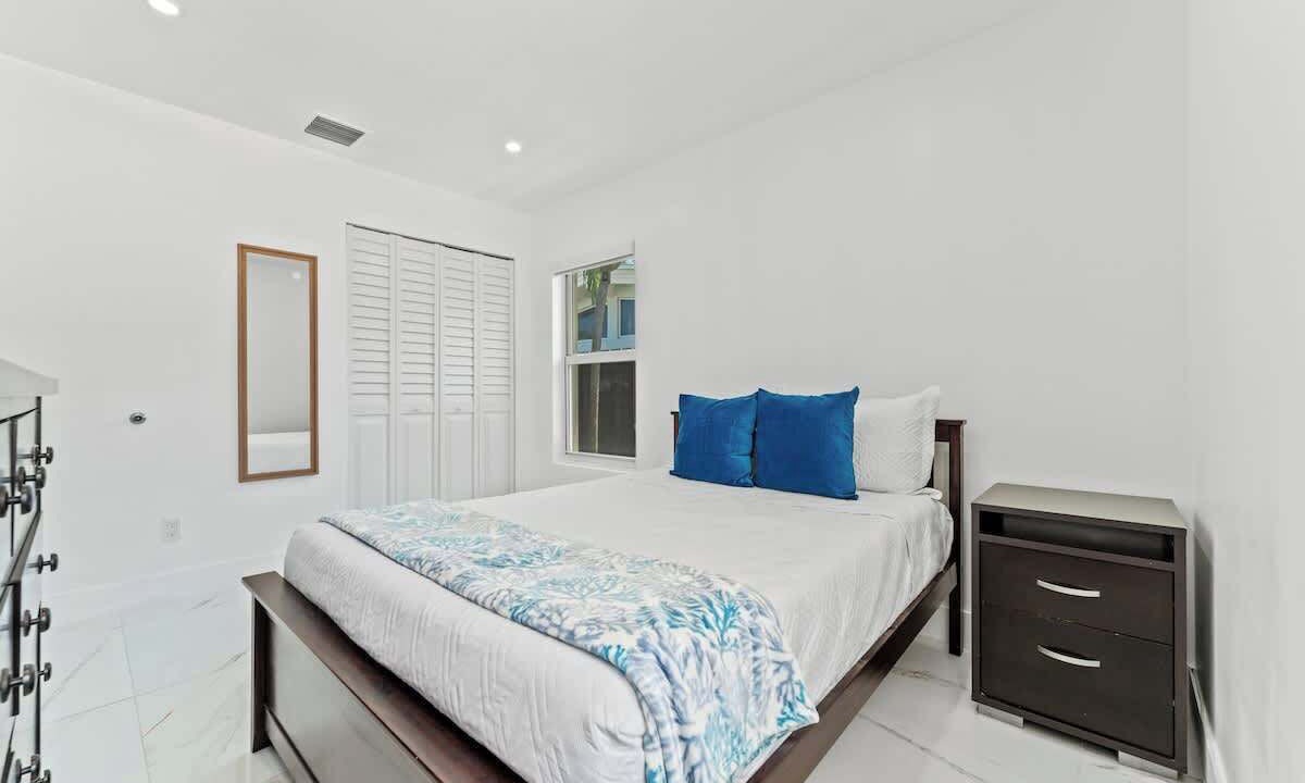 Photo of Bedroom in Middle River Terrace