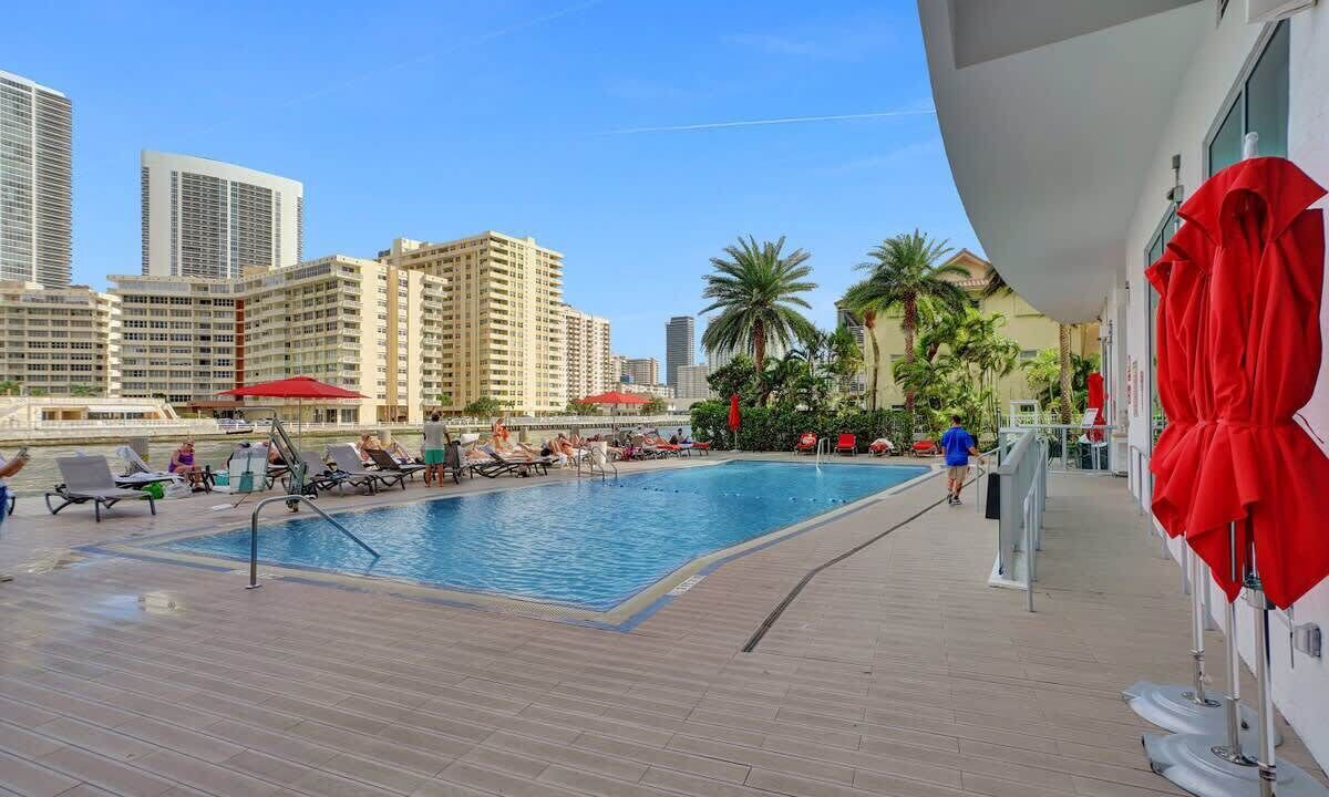 Photo of Outdoor in Hallandale Beach