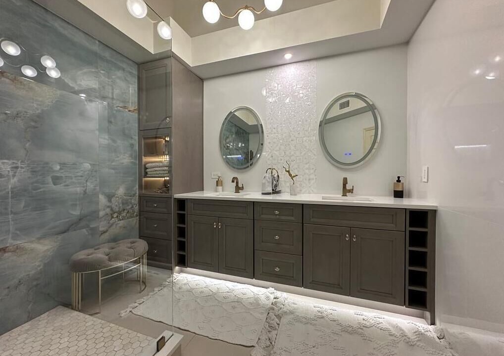 Photo of Bathroom in Park Shore